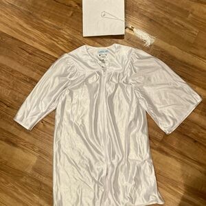 🎓 Size 6 Kids White Graduation Gown and Cap Set GUC 2026 Preschool Kindergarten